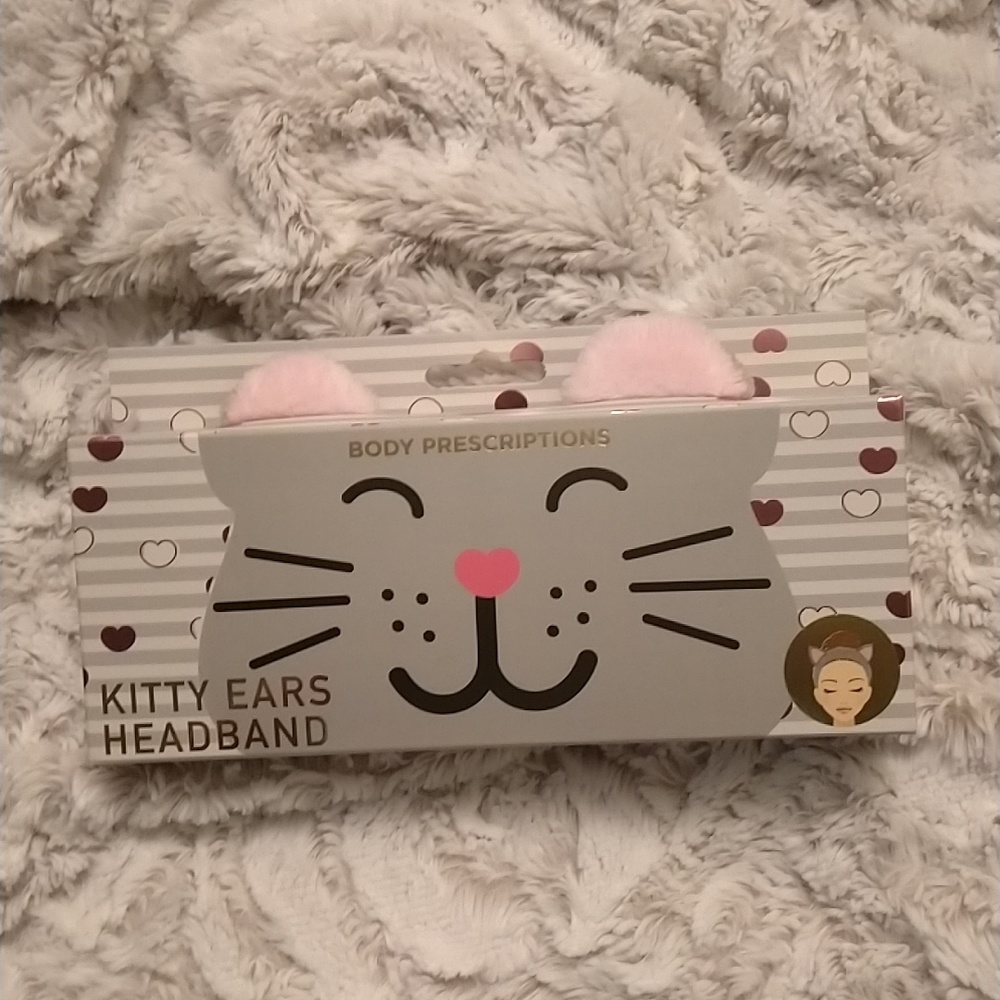 Super cute Kitty Ears Headband *NIB*